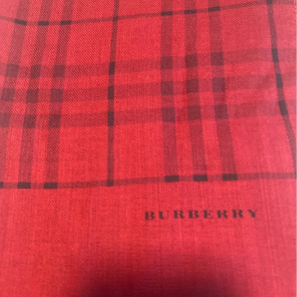 GOODBYE 🧣🧣Authentic BURBERRY London  scarf - Picture 1 of 10